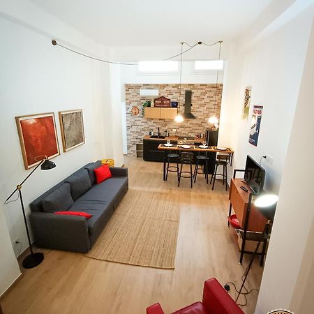 Bed And Gears - Industrial Design Loft Apartment บารี ภายนอก รูปภาพ