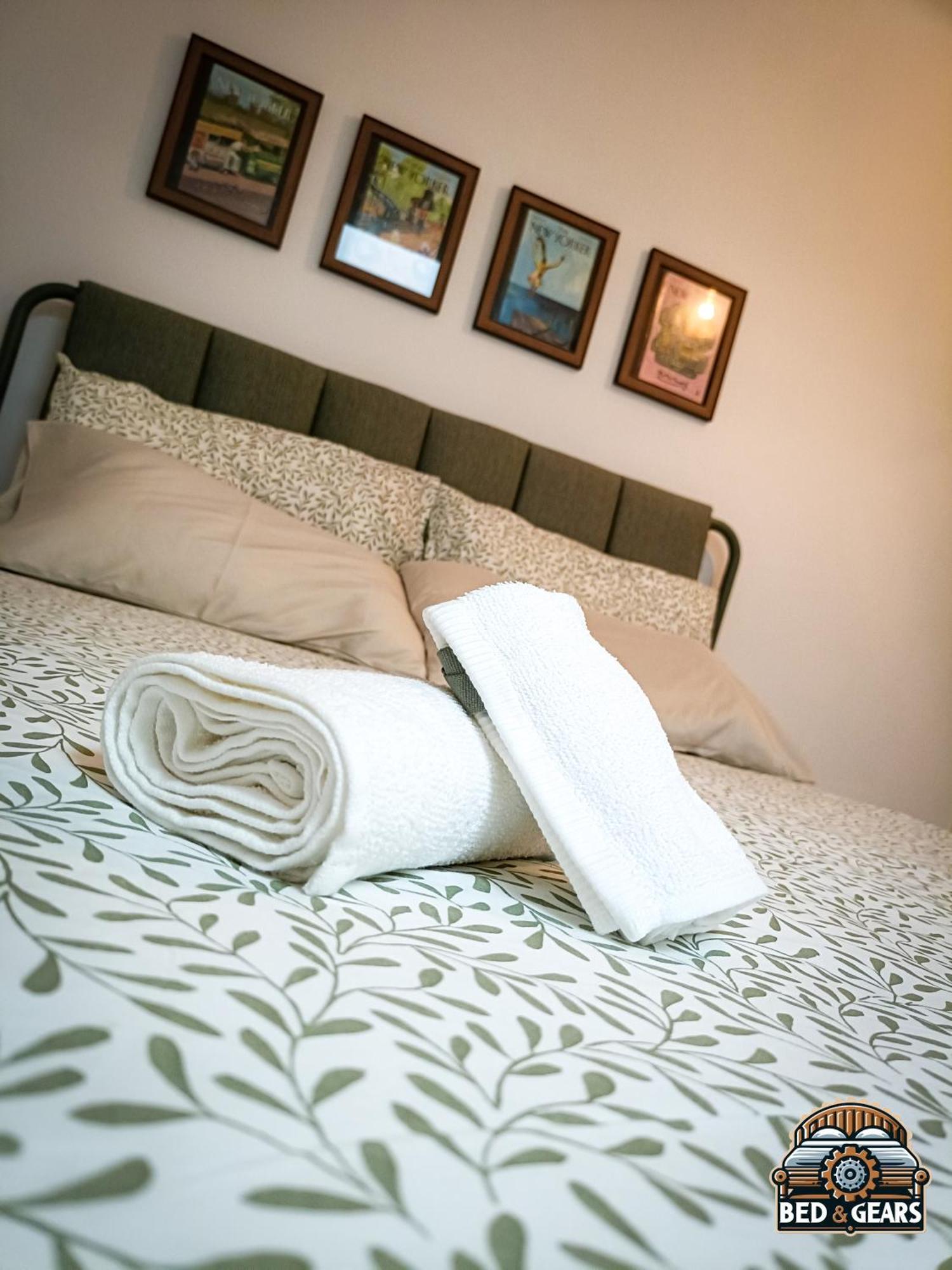 Bed And Gears - Industrial Design Loft Apartment บารี ภายนอก รูปภาพ